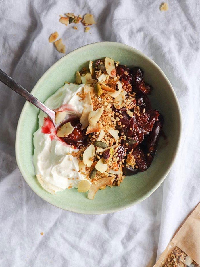 w mieseczce granola pistacjowa