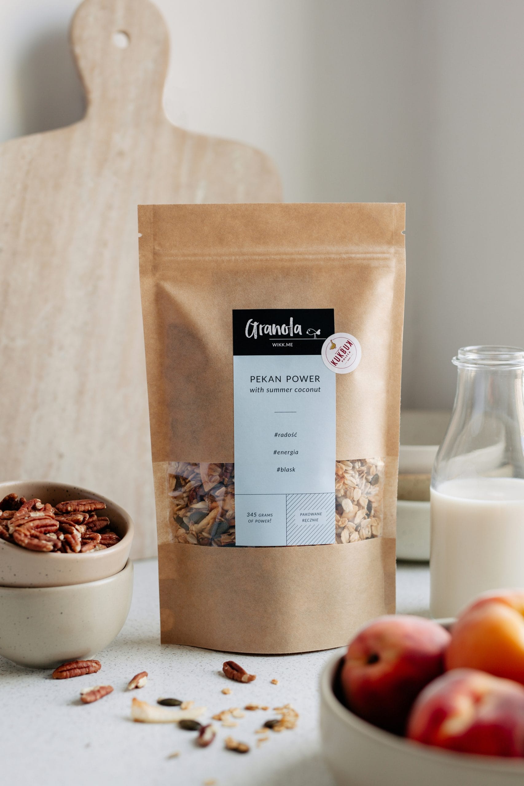 paczka z granola o smaku orzechow pekan i kokosa