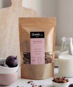 Granola w paczce z kakao, jagodami goji, surowym ziarnem kakaowca i płatkami kokosa