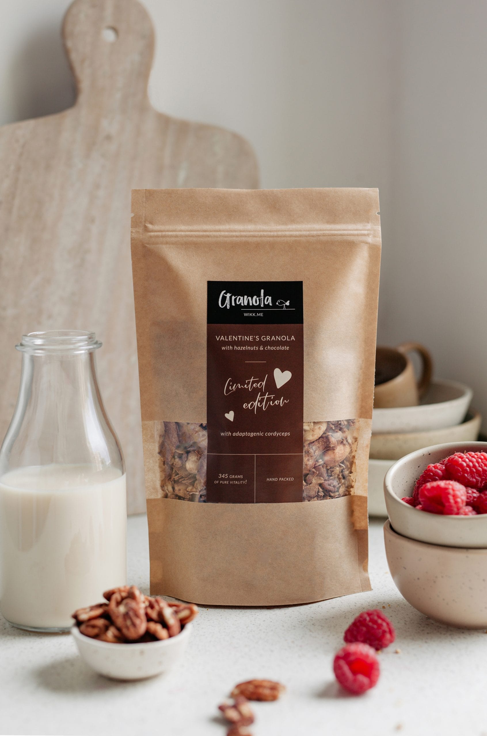 Granola z belgijska czekoladą, orzechami pekan, laskowymi i migdałami blanszowanymi.