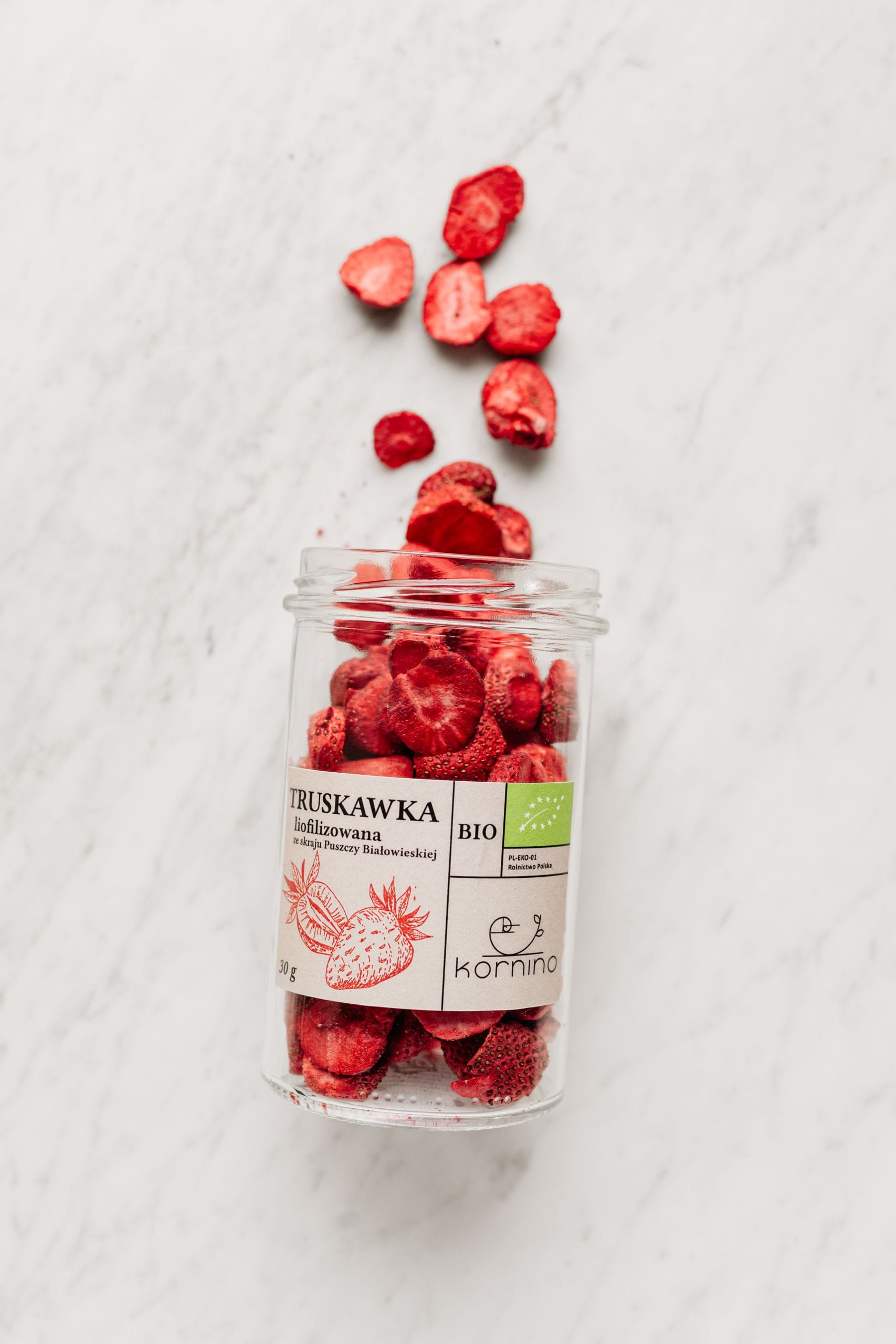truskawka liofilizowana w plastrach BIO w słoiku