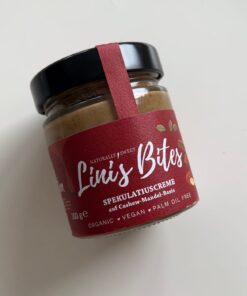 w słoiczku krem ciasteczkowy, korzenny z utartych migdałów, świąteczny